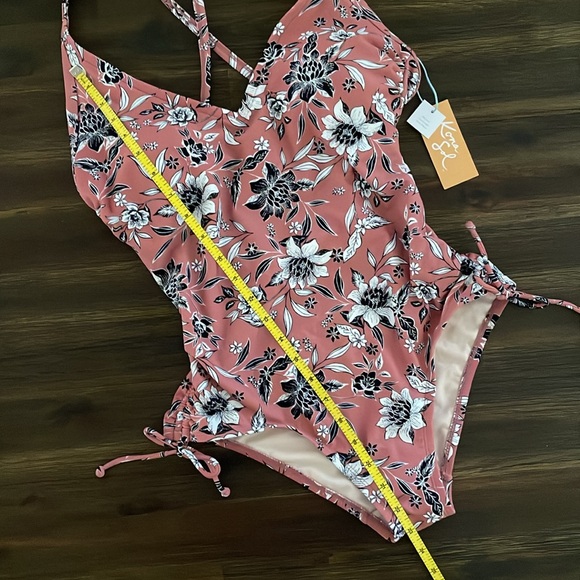 Kona Sol Pink Floral Medium Coverage One Piece Swimsuit Medium NWT - Picture 2 of 7